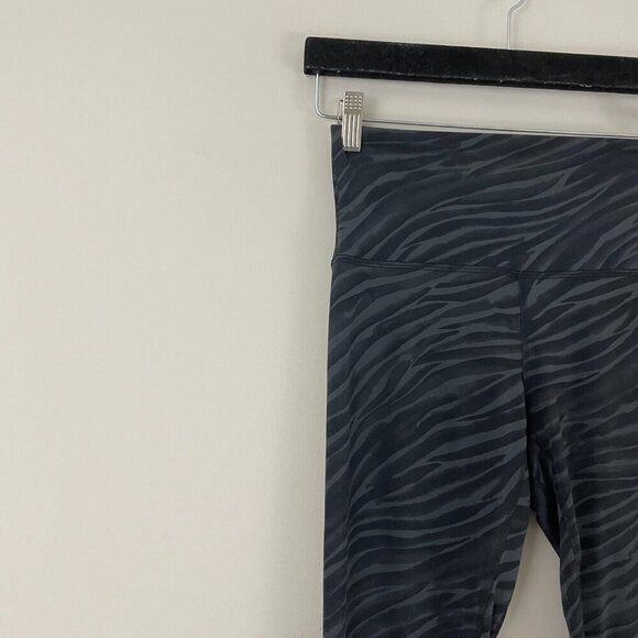 Lululemon Align Crop Le Tigre Camo Deep Coal Multi Leggings Size 4 - Picture 5 of 8